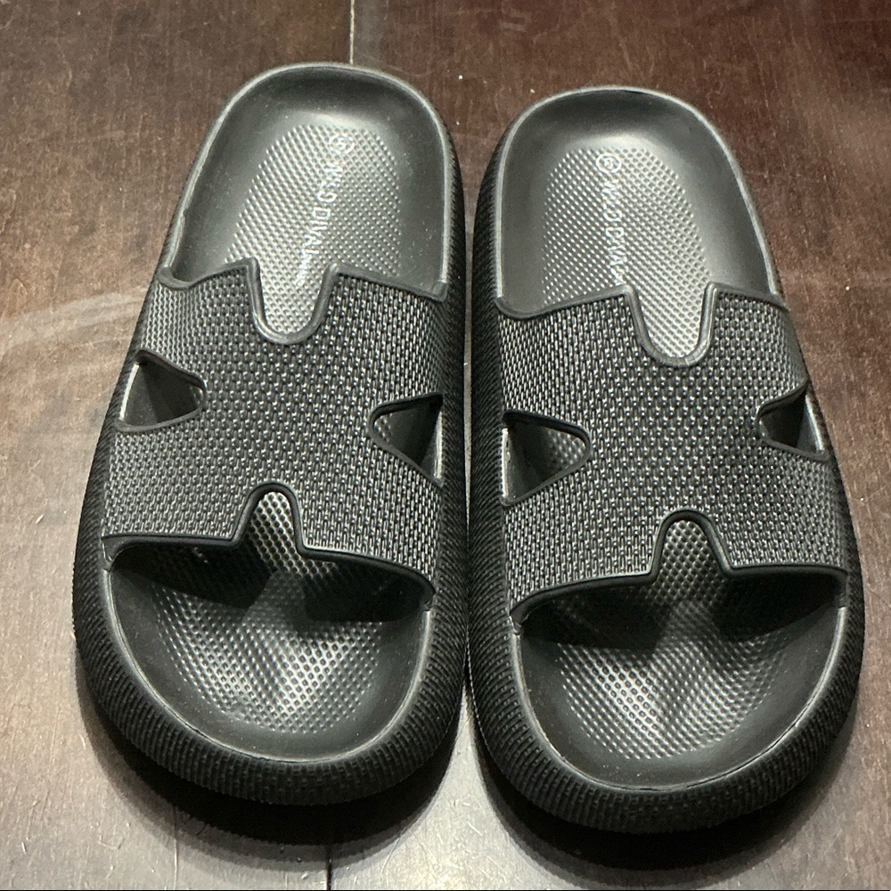 Wild Diva Black Slide Sandals